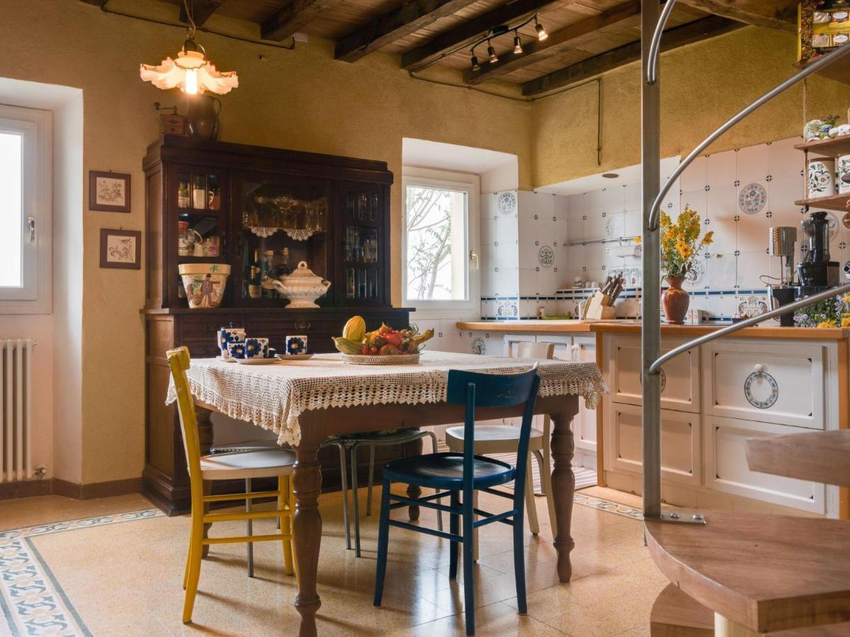 Soulful Holiday Home In Modena Wth Garden Buitenkant foto